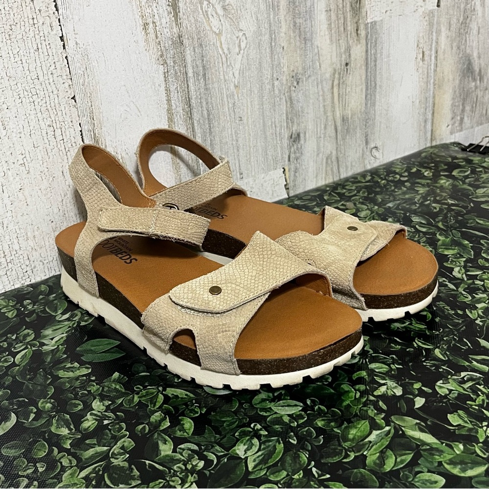 White Mountain Cream Sandals with Versatile Design